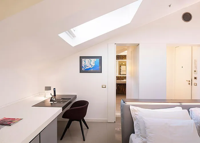 Palazzo Montemartini Rome, A Radisson Collection Roma