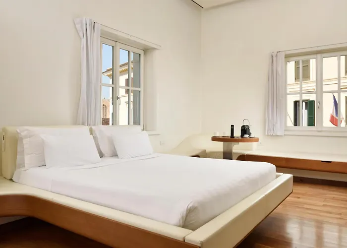 Palazzo Montemartini Rome, A Radisson Collection 5* Roma